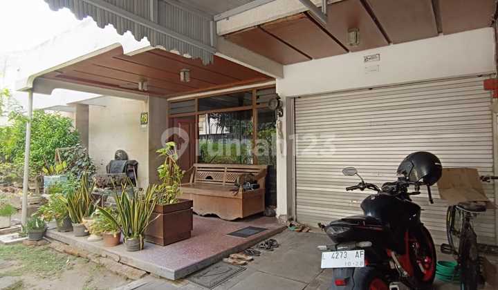 Ketintang Baru, Behind the High Prosecutor's Office, Ketintang, Surabaya 2