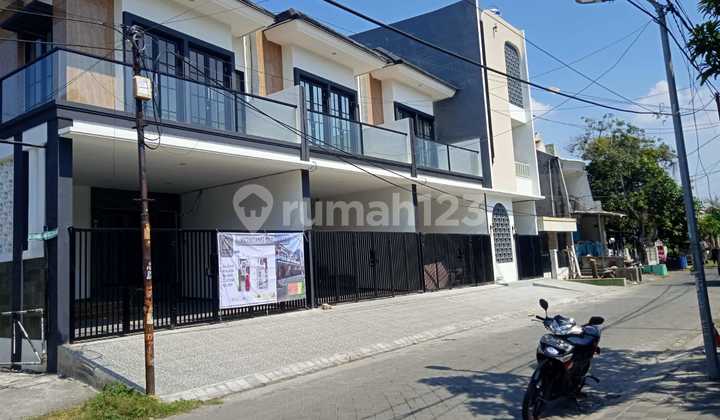 Rumah Baru Ketintang Surabaya Dekat Kampus Unesa