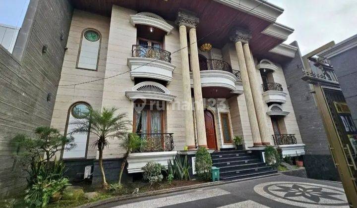 Dijual Rumah Mewah Sultan Di Jalan Utama Bandung Kota Strategis