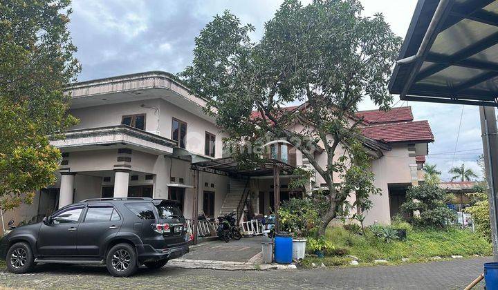 Rumah Besar Hitung Tanah Saja 2 Lantai Komplek Pinus Regency 