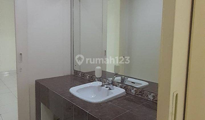 Rumah di Daan Mogot Baru 2 Lantai SHM Bagus Hadap Utara Semi Furnish 6