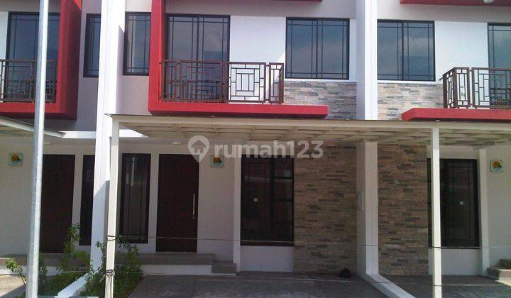 Di jual Rumah di Green Lake City 2 Lantai SHM Bagus 1