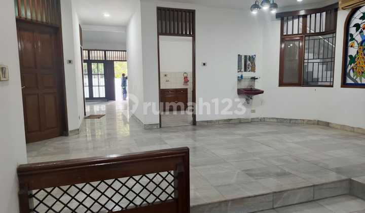Nice House in Puri Indah Suitable for Business Use