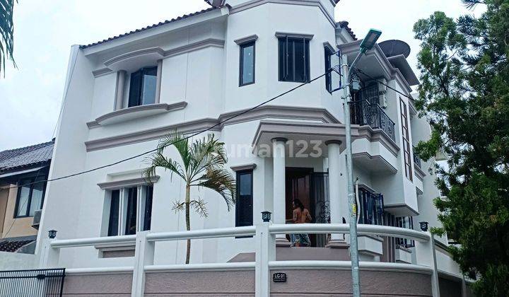 Di Sewa Rumah Daan Mogot Baru Hoek Bagus Semi Furnish Baru Renovasi 