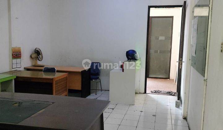 Di Sewa Ruko Pelangi Taman Palem 2.5 Lantai Bagus 1