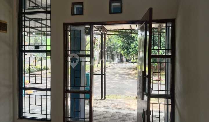 Rumah Rapi Kamar 2+1 di Graha Raya Bintaro Rumah Rapi Kamar 2+1 di Graha Raya Bintaro