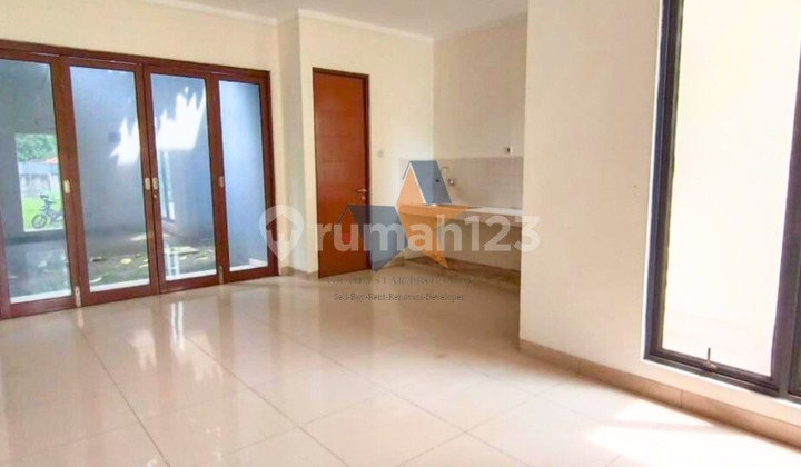 Dijual Rumah 2 Lantai Ekslusif di Cluster Graha Raya