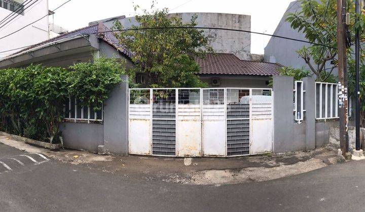 Rumah 2 Lantai di Jl. Melati Luas 347 M2 Tomang Jakarta Barat 1