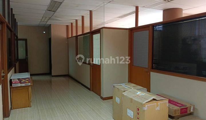 Dijual Gedung Hoek 3,5 Lantai di Jl. Balikpapan Luas 342 M2 Gambir Jakarta Pusat 2