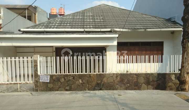 Dijual Rumah Tua Hitung Tanah di Jl Katalia Raya Luas 248 M2 Tomang Jakarta Barat