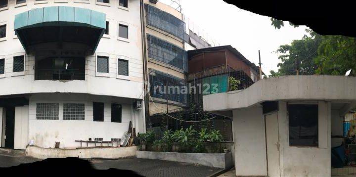 Di Jual Gedung Kantor Plus Gudang di Kebon Jeruk Jakarta Barat  2