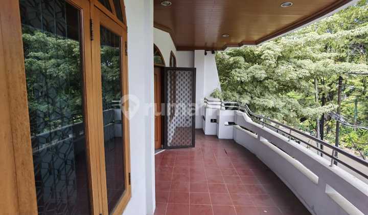 Rumah Bagus 2 1/2 lantai SHM Kembangan, Jakarta Barat 2