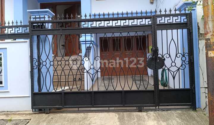 FOR SALE Sturdy 3-Story House in Cideng, Central Jakarta
