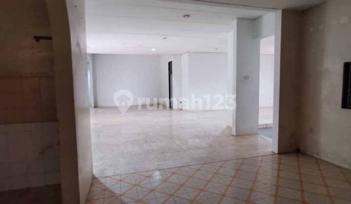 A spacious 700 m2 house in Tomang, West Jakarta 2