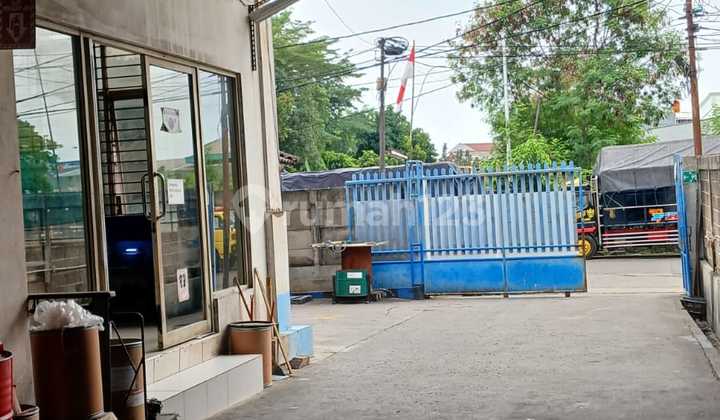 Factory/Warehouse for sale with 2 SHGB certificates in the Sunter area, North Jakarta. Factory/Warehouse for sale with 2 SHGB certificates in the Sunter area, North Jakarta.