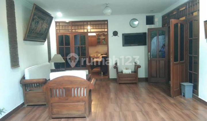 Nice Furnished House in Matraman, East Jakarta Nice Furnished House in Matraman, East Jakarta