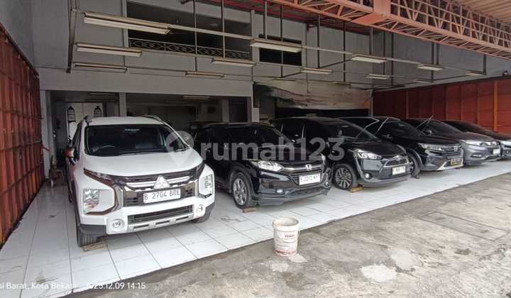 Dijual Gudang Strategis Bekas Showroom di Bekasi