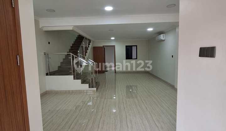 Dijual Rumah Modern di Puri Botanical, Cluster Magnolia, Jakarta Barat 2