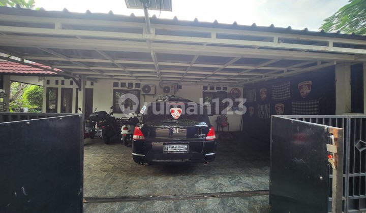 Residential House with Hook Position in Bukit Nusa Indah Housing, South Tangerang 2