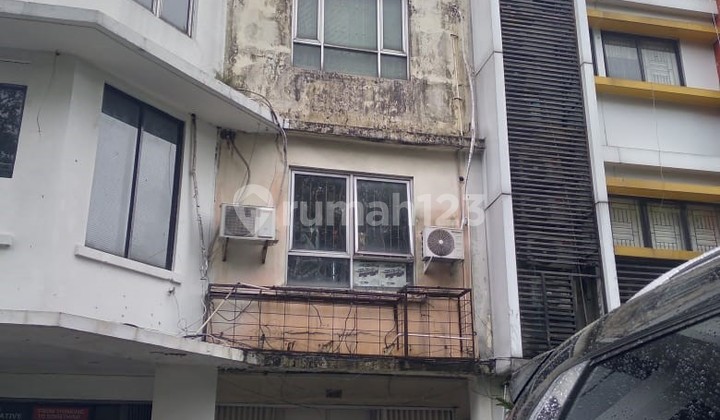 For Sale 3-Story Shop House in Matraman, East Jakarta Area 2