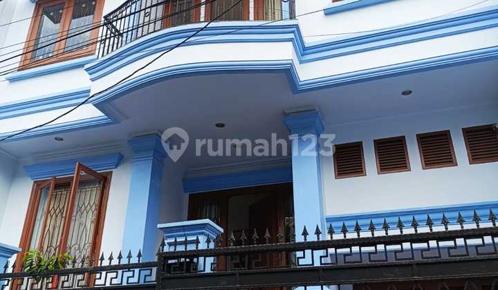 FOR SALE Sturdy 3-Story House in Cideng, Central Jakarta
