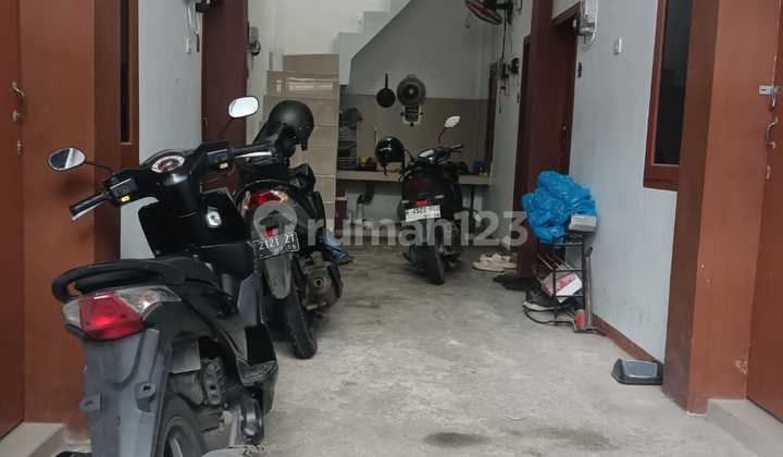 For Sale Active Boarding House with AC, Ensuite Bathroom in Sambiroto, Close to Unimis Primaya Hospital and Campus in Semarang 2