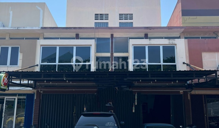 For Sale: 3-Story Shop-House, 2 Units Combined into 1, Kedungmundu Raya, Suitable for Restaurant, Office, Clinic. 2