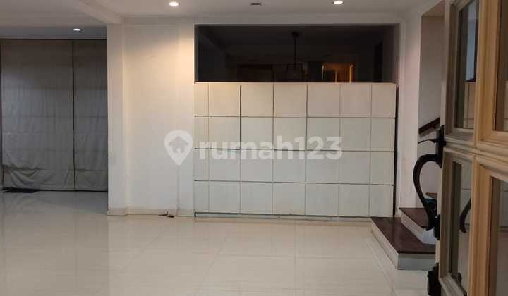 Di jual Rumah di Menteng Jakarta full furnished 
