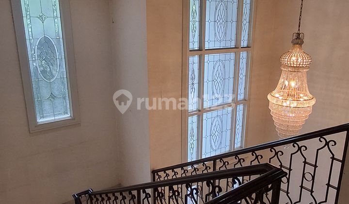 Di Jual Rumah Super Mewah Kawasan Elit Full Furnished 2