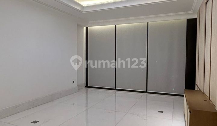 For rent: St. Regis apartment, unfurnished.