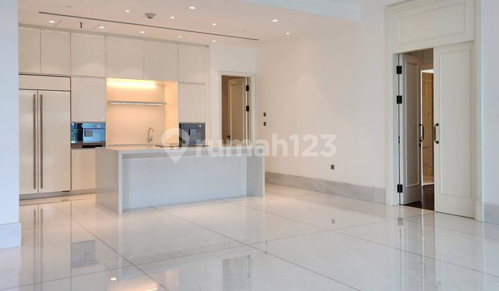 For rent: St Regis Apartment, unfurnished. For rent: St Regis Apartment, unfurnished.