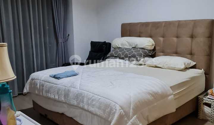 For Sale Apartment at 1 Park Avenue fully furnished in good condition.