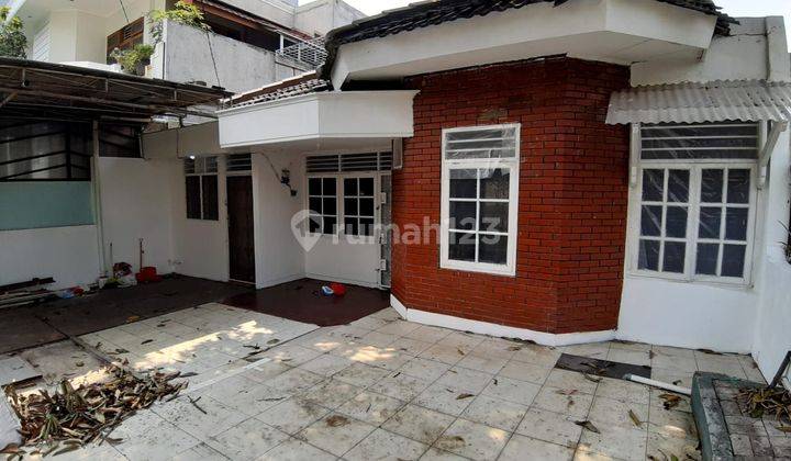 Rumah lama hitung tanah di area Kedoya, Jakarta Barat  1