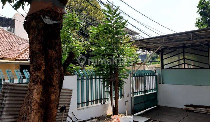 Rumah lama hitung tanah di area Kedoya, Jakarta Barat  2