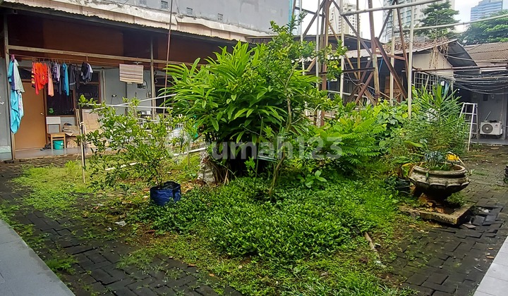 Prime Area di Karet Kuningan, Jakarta Selatan Rumah Lama Hitung Tanah Prime Area di Karet Kuningan, Jakarta Selatan Rumah Lama Hitung Tanah