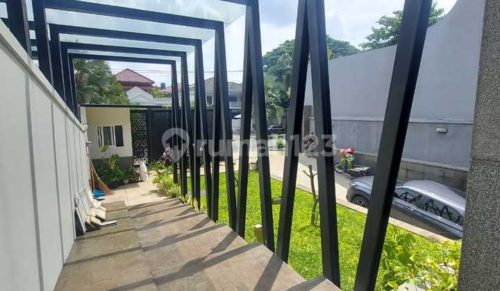 Rumah Baru Modern Minimalis 3 Lantai 4 Kamar Tidur Kawasan Elite Pondok Indah Jaksel 2