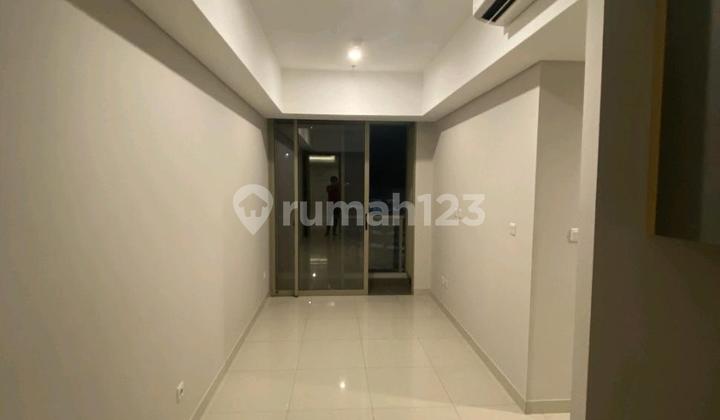 Jual murah 3 bed apartemen Taman Anggrek Residence semifurnished  2
