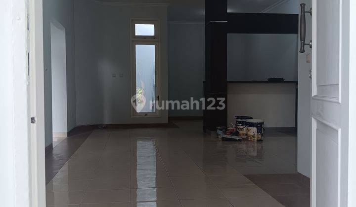 Disewakan Rumah Rapih 2 Lantai Di Gading Serpong  2