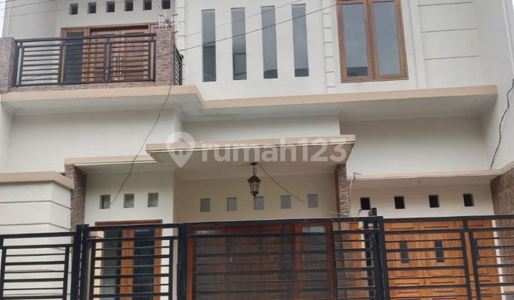 Rumah 2 Lantai Siap Huni di Sawojajar Dekat Informa Rumah 2 Lantai Siap Huni di Sawojajar Dekat Informa