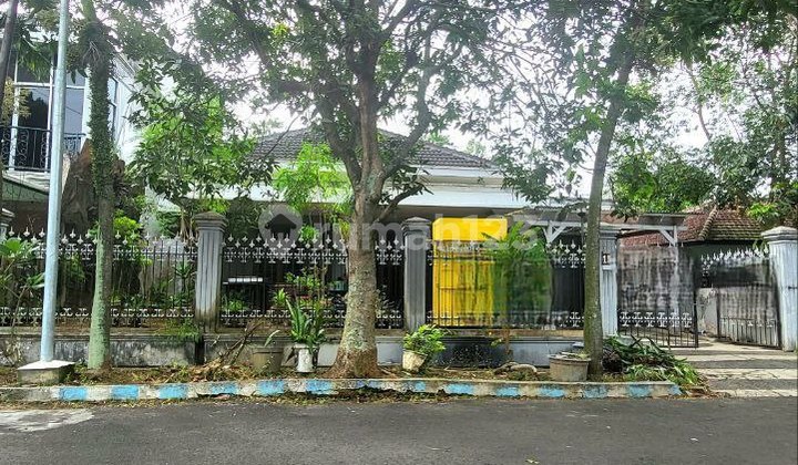 Rumah Besar Klasik Tengah Kota di Indragiri Purwantoro