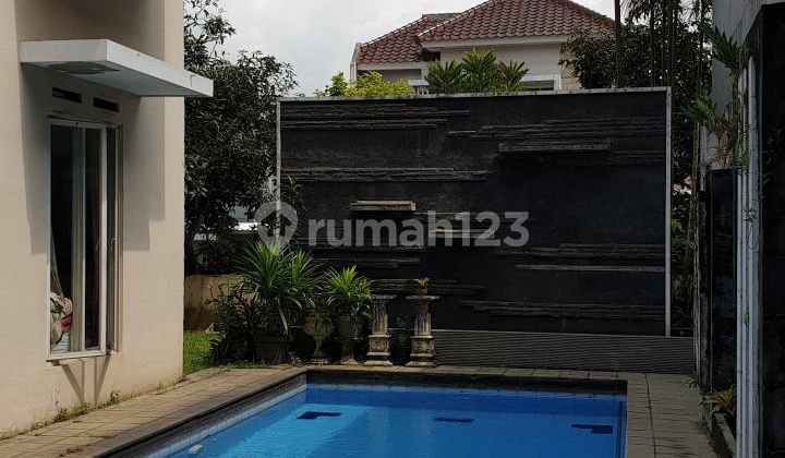 Rumah Mewah Kolam Renang di Villa Puncak Tidar Malang 2