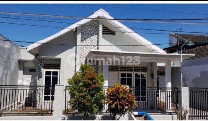 Rumah Terawat Siap Huni di Jalan Ikan2 Blimbing Malang