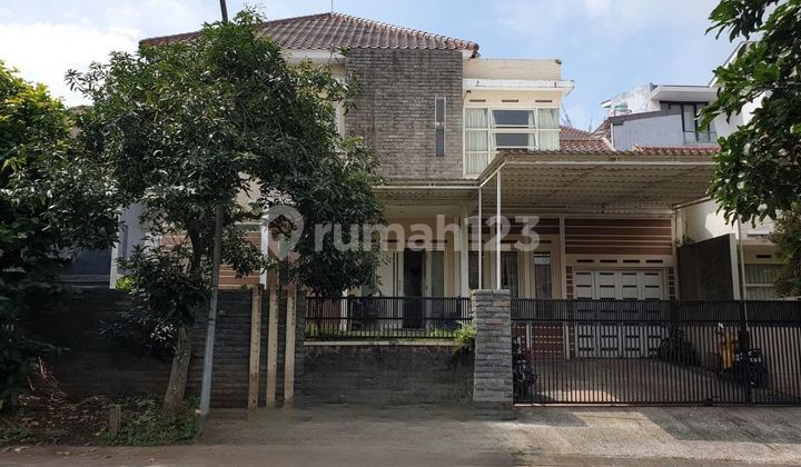 Rumah Mewah Kolam Renang di Villa Puncak Tidar Malang