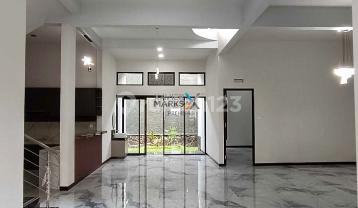 Rumah Baru 2 Lantai Modern di Araya Golf Malang 2