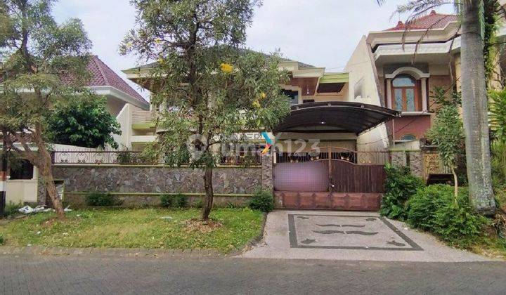 Rumah Mewah 2 Lantai di Boulevard Perumahan Araya 1