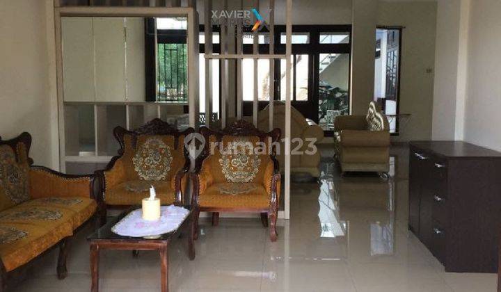 Rumah Mewah 2 Lantai di Boulevard Perumahan Araya 2