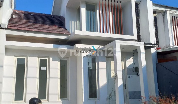 Rumah Minimalis Modern di Perumahan Tidar Malang Rumah Minimalis Modern di Perumahan Tidar Malang