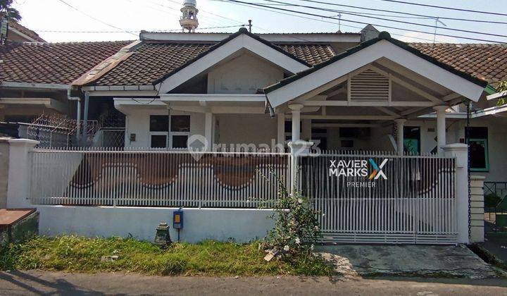 Rumah Cantik Siap Huni di Perumahan Taman Sulfat 1