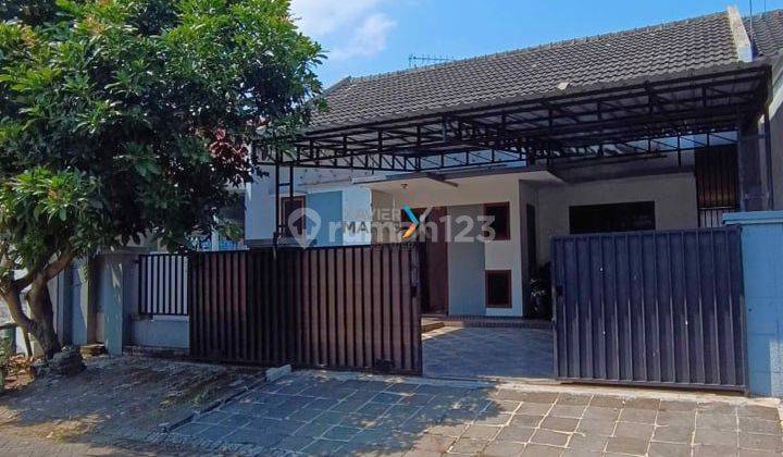 Rumah Minimalis 1 Lantai Terawat di Perumahan Araya Golf 1