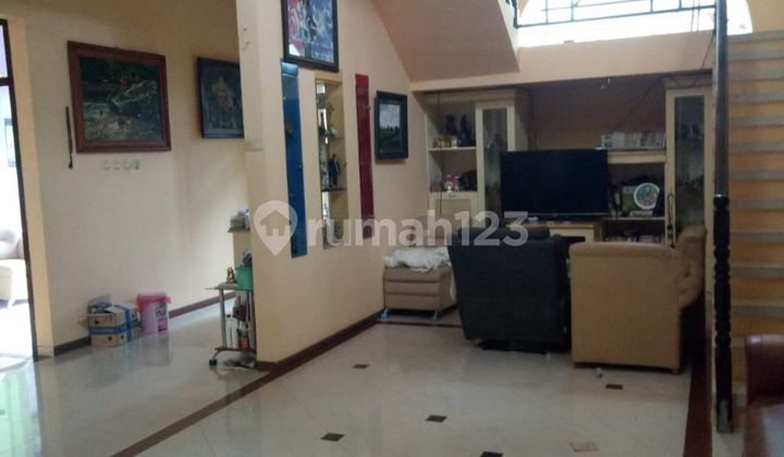 Rumah Pojok 2 Lantai di Perum Villa Puncak Tidar 2